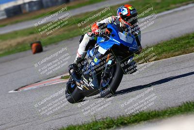 media/Jan-21-2023-Fastrack Riders (Sat) [[fcf3f88a30]]/Level 2/Session 4 Turn 6-Mountian Shot/